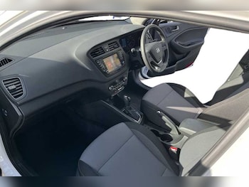 Used Hyundai i20 2017 for sale - 76248692: Photo