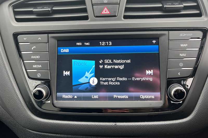 Used Hyundai i20 2018 for sale - 77972059: Photo 17