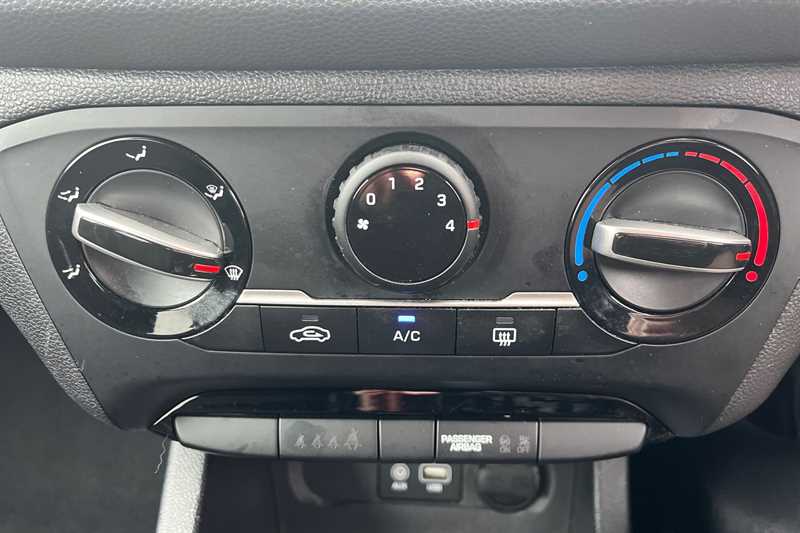 Used Hyundai i20 2018 for sale - 77972059: Photo 21