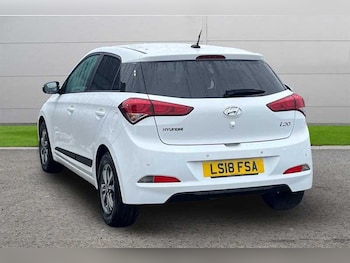 Used Hyundai i20 2018 for sale - 77972059: Photo