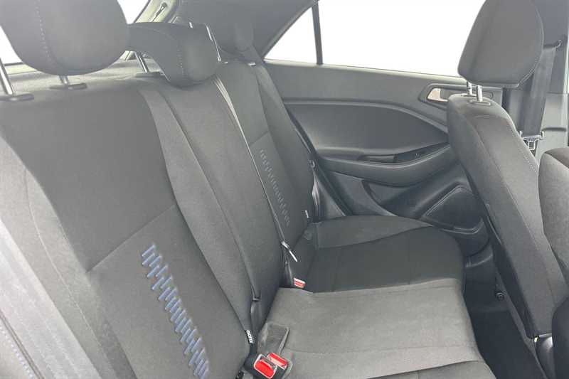 Used Hyundai i20 2018 for sale - 77972059: Photo 8