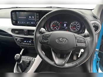 Used Hyundai i10 2022 for sale - 77480372: Photo