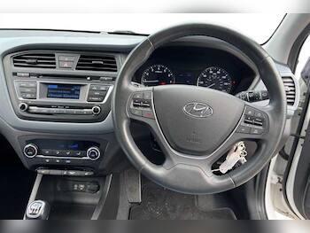 Used Hyundai i20 2017 for sale - 79768707: Photo