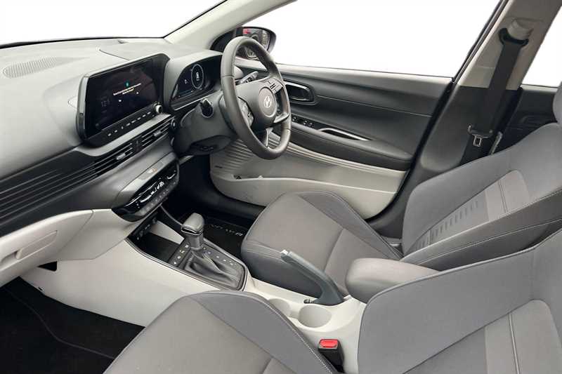 Used Hyundai BAYON 2025 for sale - 77996704: Photo 2