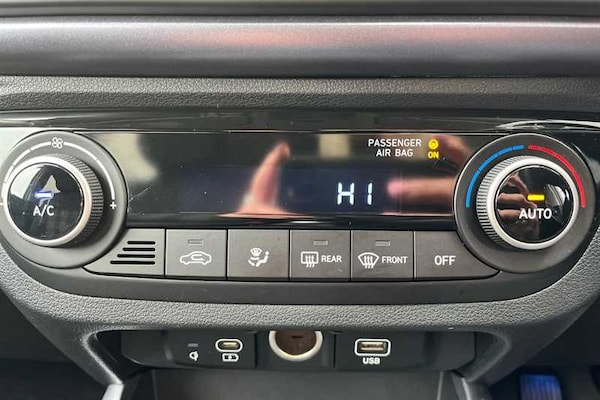 Used Hyundai i10 2023 for sale - 76100096: Photo 19