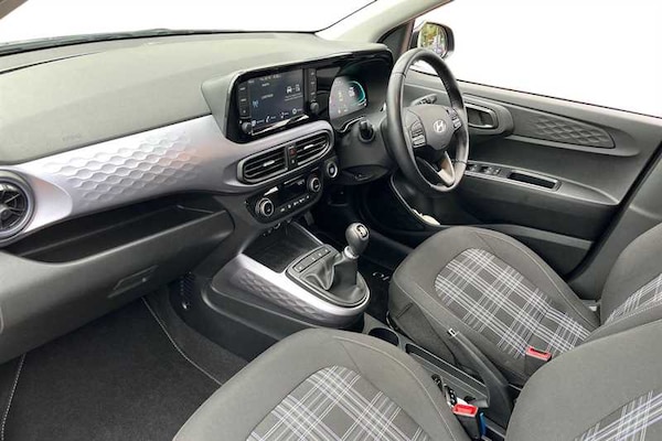 Used Hyundai i10 2023 for sale - 76100096: Photo 2