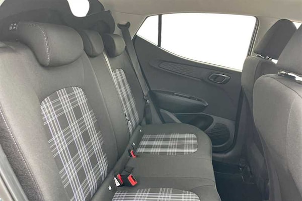 Used Hyundai i10 2023 for sale - 76100096: Photo 8