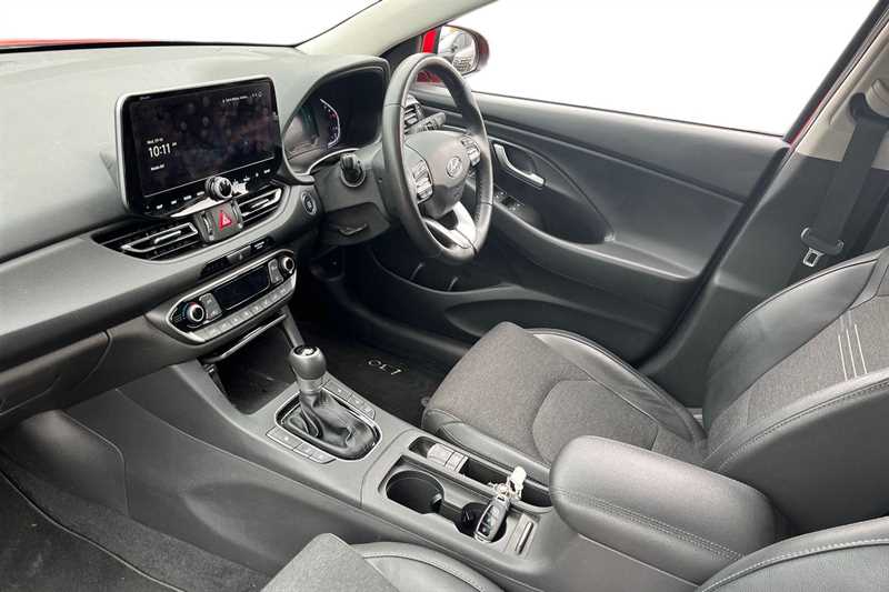 Used Hyundai i30 2023 for sale - 76328451: Photo 2