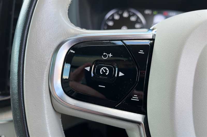 Used Volvo XC60 2021 for sale - 77428464: Photo 15