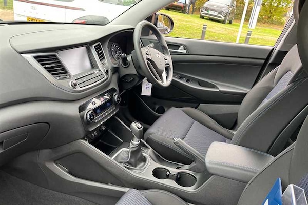 Used Hyundai TUCSON 2017 for sale - 76229588: Photo 2