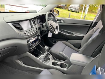 Used Hyundai TUCSON 2017 for sale - 76229588: Photo 2