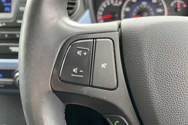 Used Hyundai i10 2016 for sale - 76297709: Photo 17