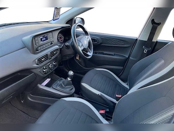 Used Hyundai i10 2022 for sale - 76954637: Photo