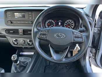 Used Hyundai i10 2022 for sale - 76954637: Photo