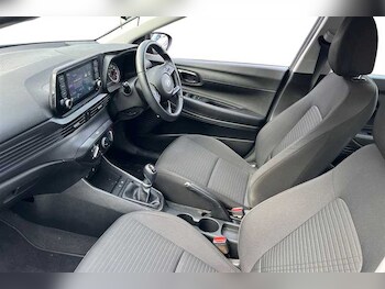 Used Hyundai i20 2021 for sale - 77256799: Photo