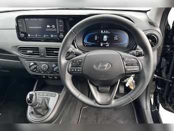 Used Hyundai i10 2023 for sale - 77526399: Photo