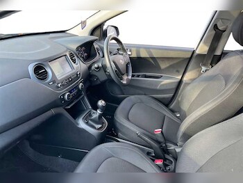 Used Hyundai i10 2019 for sale - 76731842: Photo