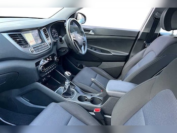 Used Hyundai TUCSON 2018 for sale - 77698432: Photo