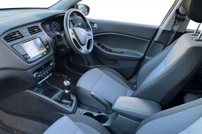 Used Hyundai i20 2018 for sale - 76875260: Photo 2