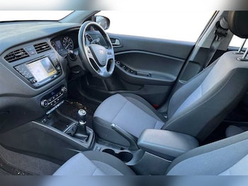 Used Hyundai i20 2018 for sale - 76875260: Photo