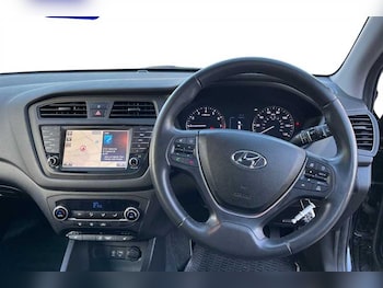 Used Hyundai i20 2018 for sale - 76875260: Photo