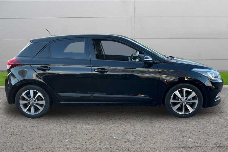 Used Hyundai i20 2018 for sale - 76875260: Photo 5