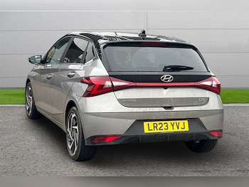 Used Hyundai i20 2023 for sale - 77360764: Photo