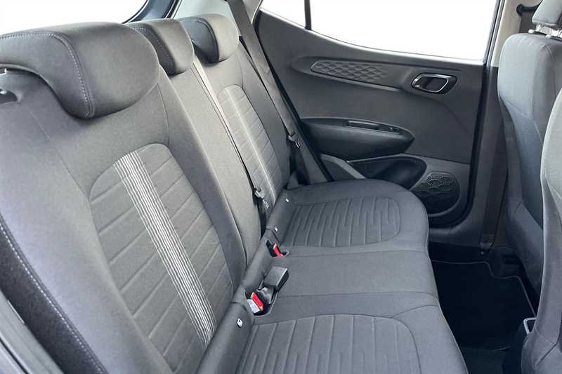 Used Hyundai i10 2021 for sale - 76901704: Photo 8