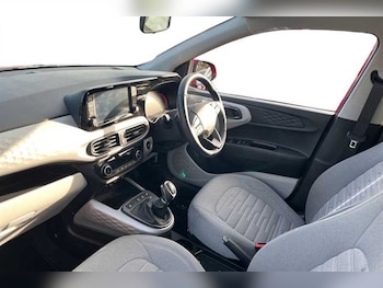 Used Hyundai i10 2023 for sale - 77134120: Photo