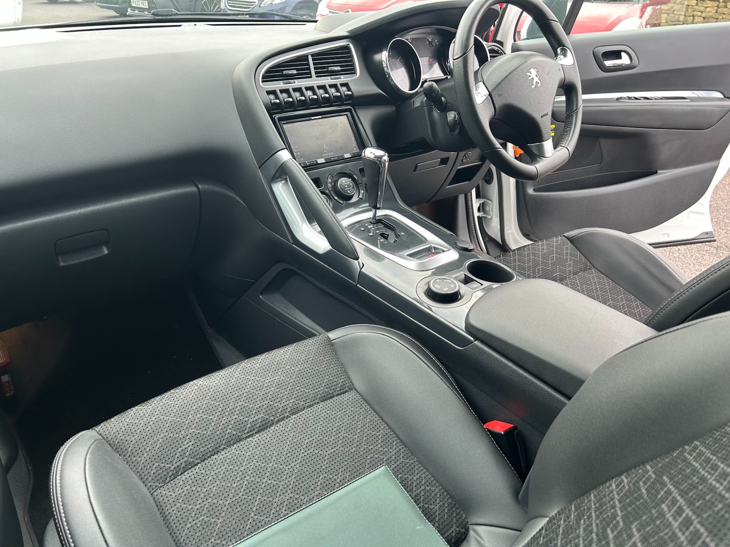 Used Peugeot 3008 2015 for sale - 78122101: Photo 11