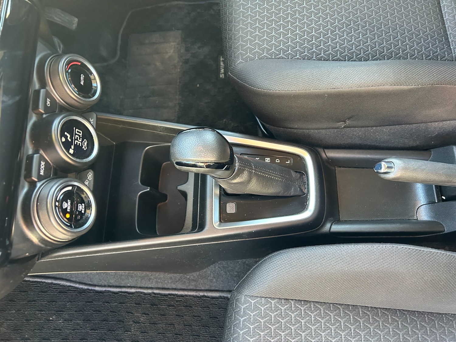 Used Suzuki Swift 2018 for sale - 78121656: Photo 4