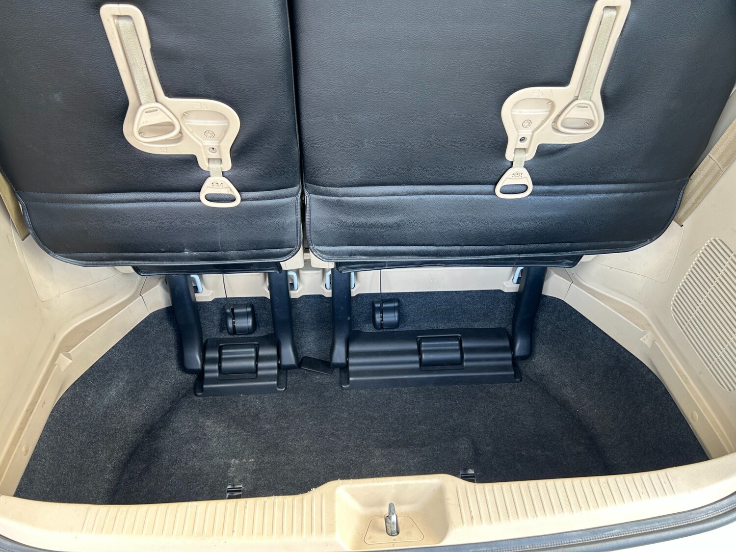 Used Toyota Estima 2015 for sale - 78107940: Photo 17