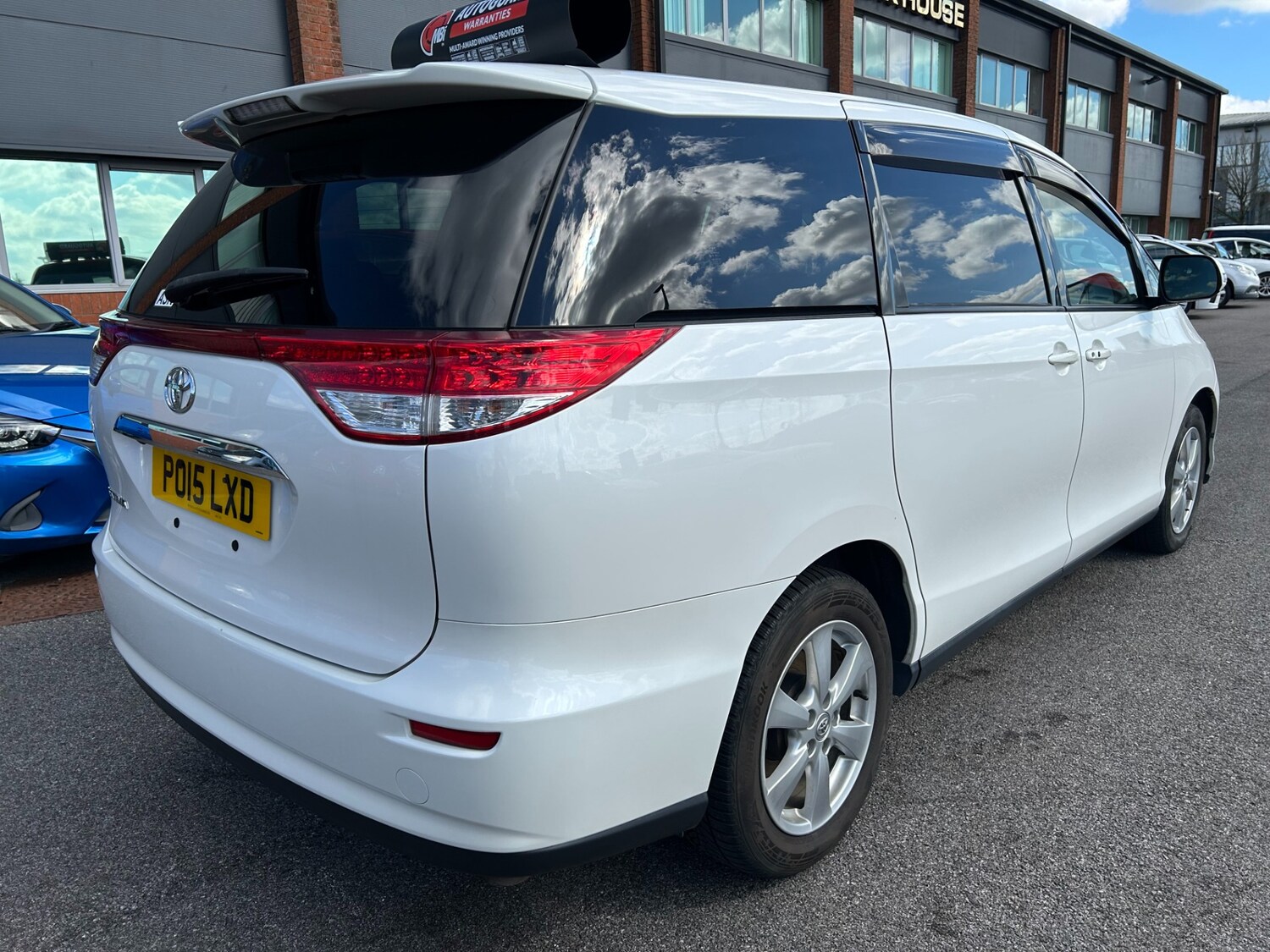 Used Toyota Estima 2015 for sale - 78107940: Photo 6