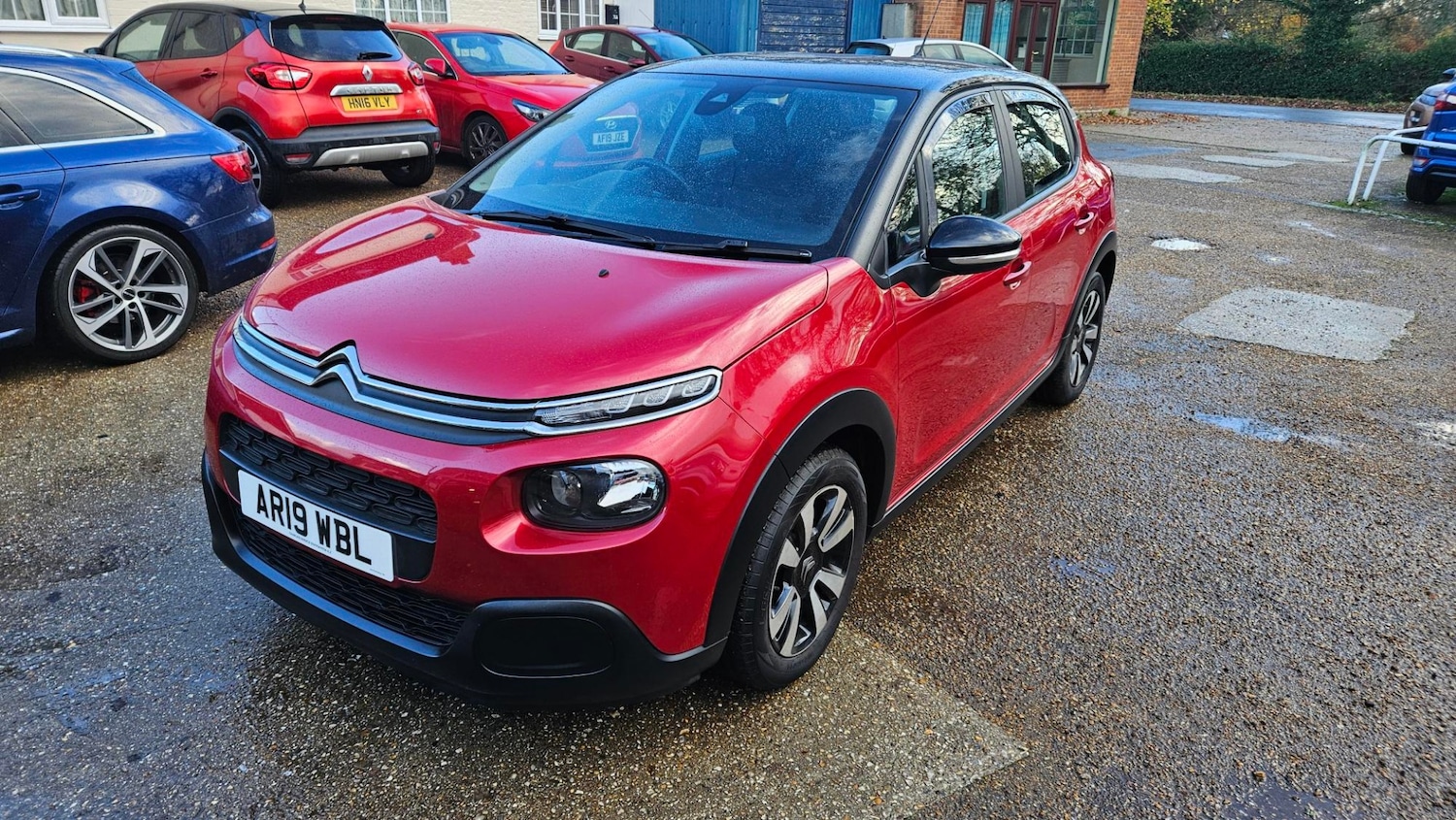 Used Citroen C3 2019 for sale - 76598445: Photo 2