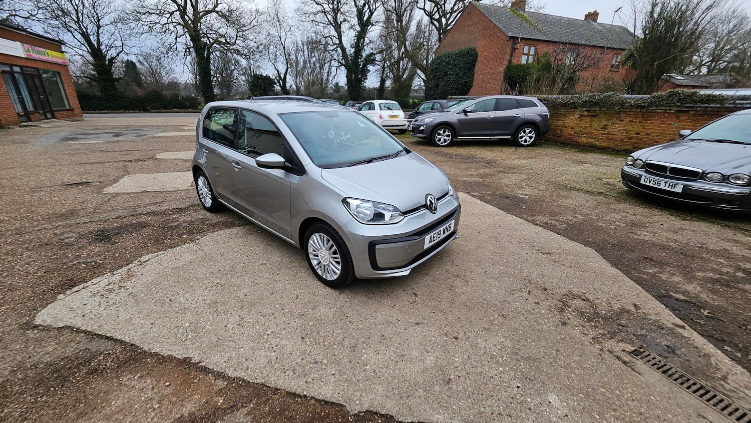 Used Volkswagen up! 2019 for sale - 77323705: Photo 2