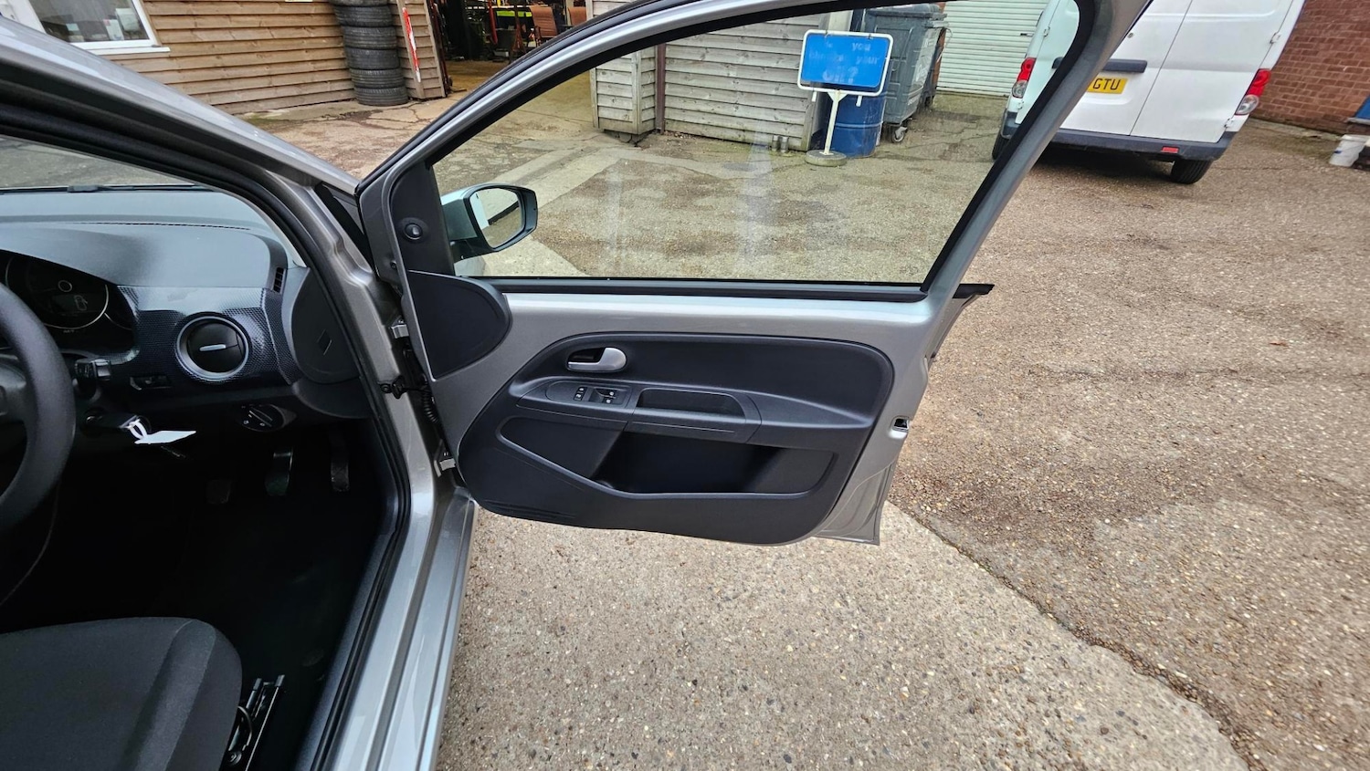 Used Volkswagen up! 2019 for sale - 77323705: Photo 6