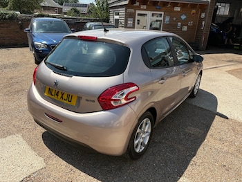 Used Peugeot 208 2014 for sale - 79136949: Photo