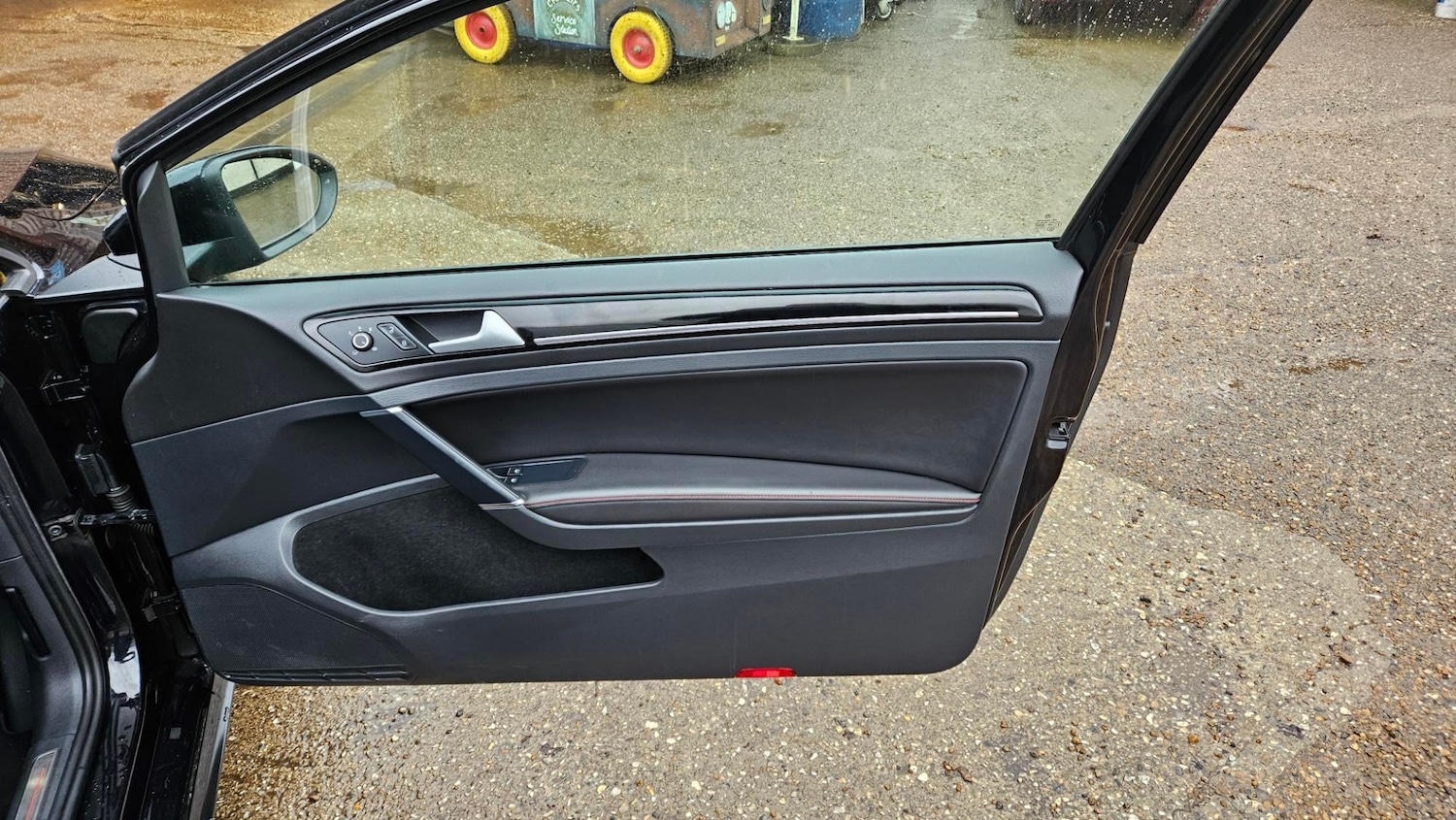 Used Volkswagen Golf 2014 for sale - 77541339: Photo 5