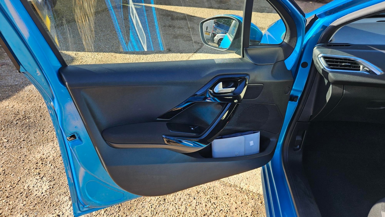 Used Peugeot 208 2012 for sale - 76364005: Photo 11