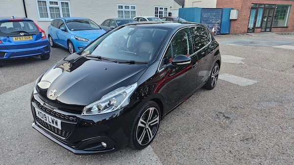 Used Peugeot 208 2019 for sale - 75118442: Photo 2