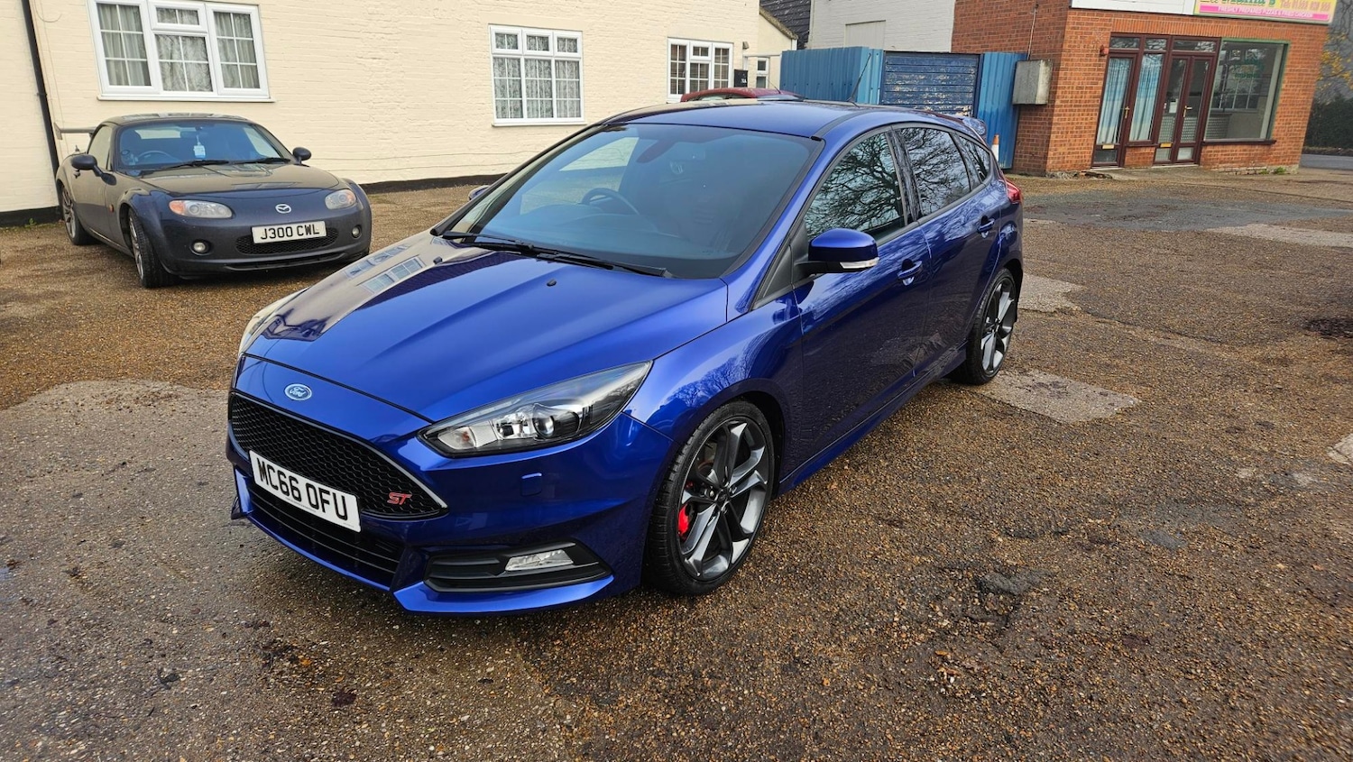 Used Ford Focus 2017 for sale - 76791259: Photo 2