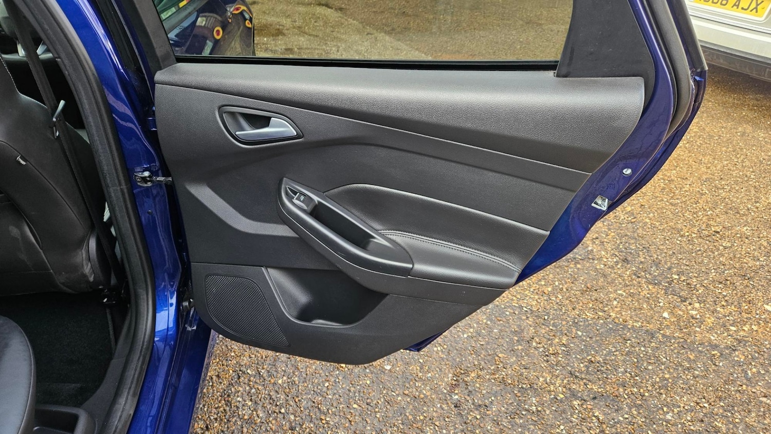 Used Ford Focus 2017 for sale - 76791259: Photo 8