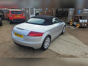 Used Audi TT 2010 for sale - 76037952: Photo