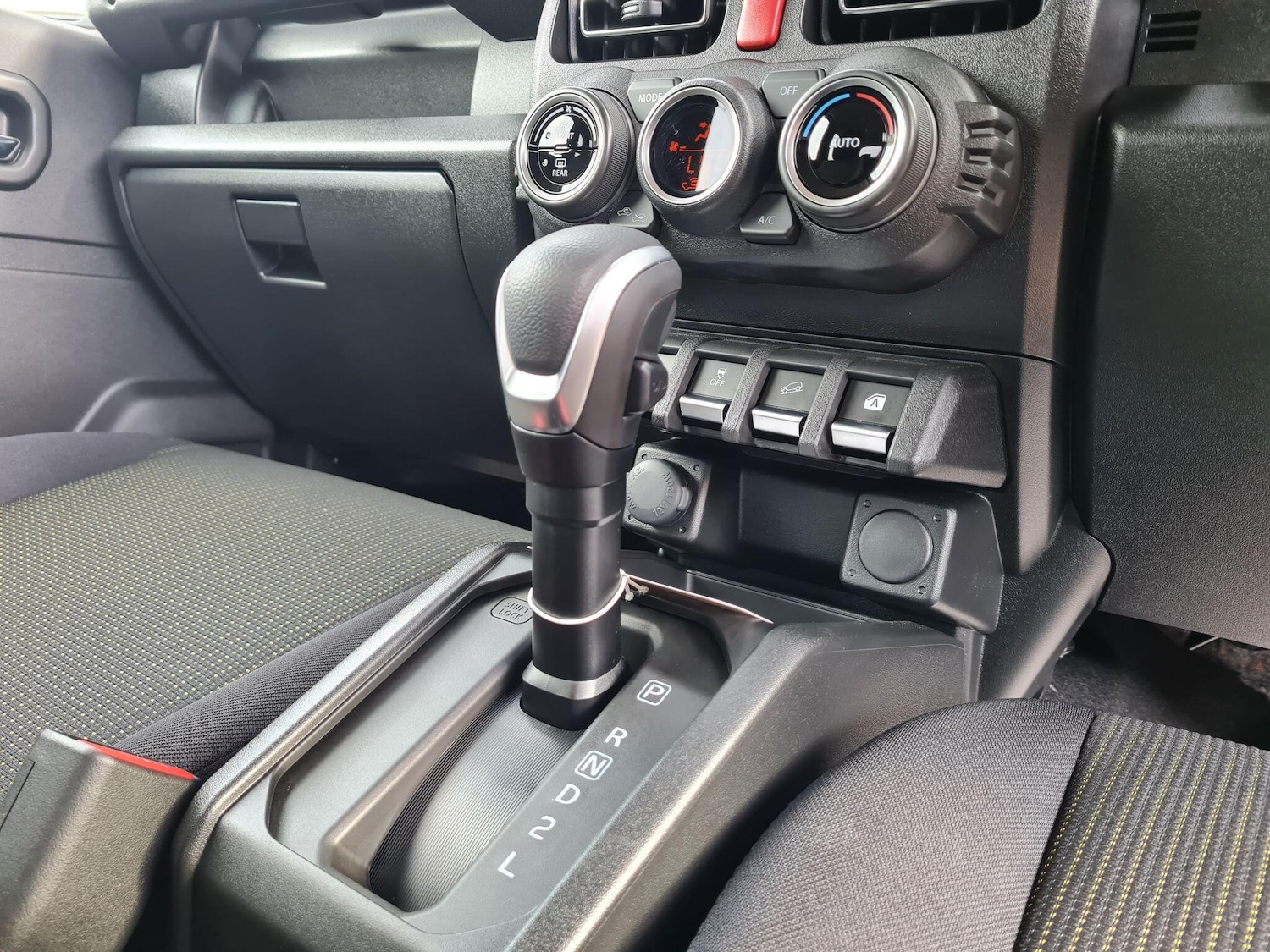 Used Suzuki Jimny for sale - 76754433: Photo 13