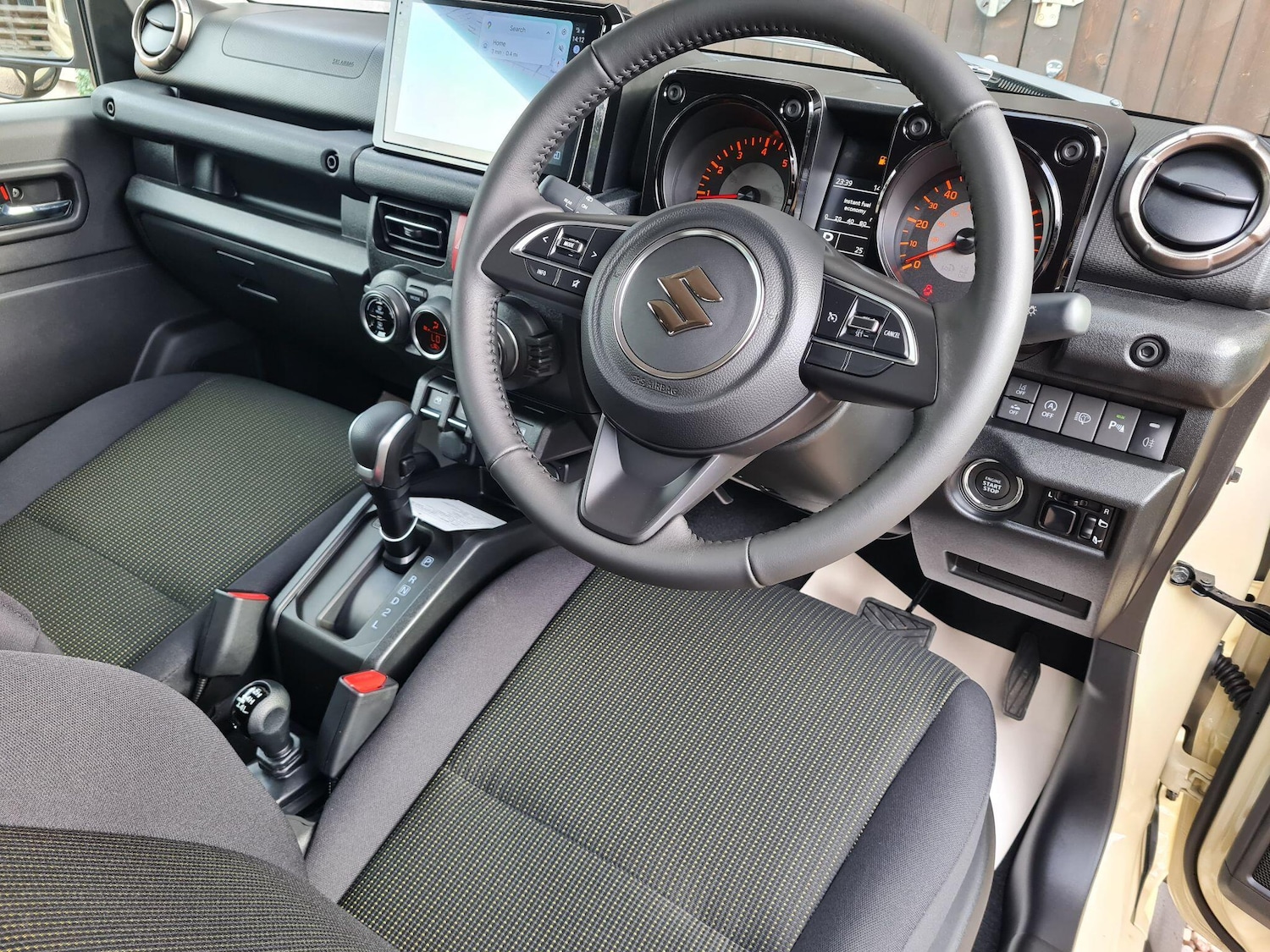 Used Suzuki Jimny for sale - 76754433: Photo 4