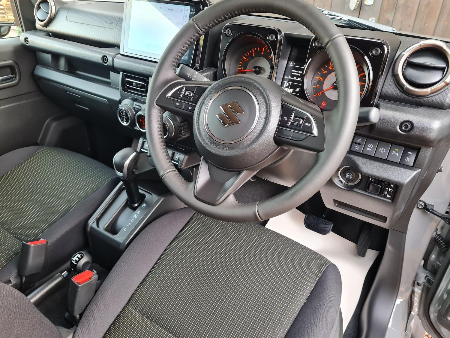 Used Suzuki Jimny for sale - 77060288: Photo 5