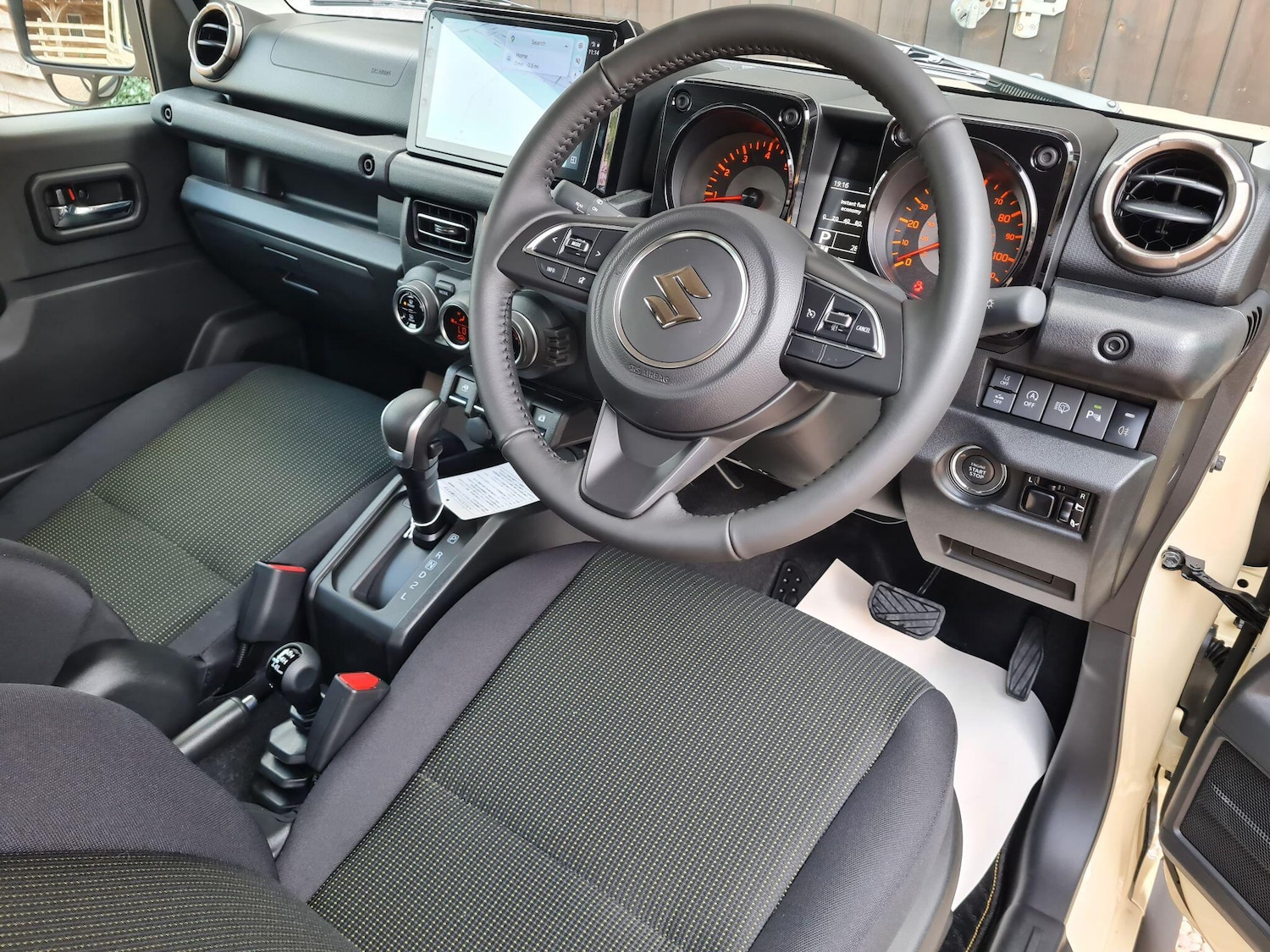 Used Suzuki Jimny for sale - 77331490: Photo 5