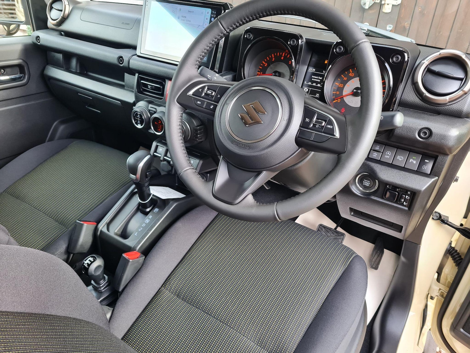 Used Suzuki Jimny for sale - 76754434: Photo 4