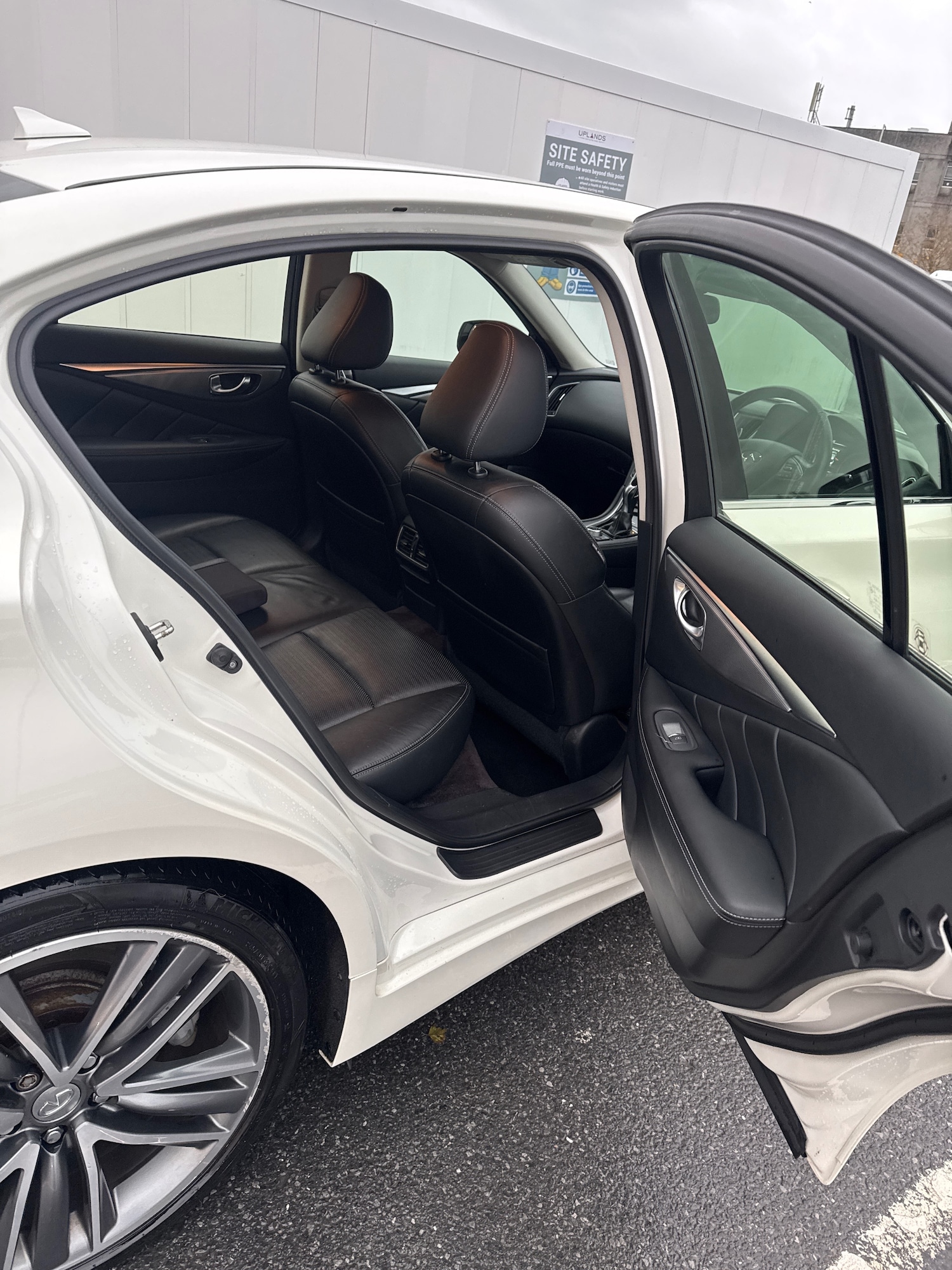 Used Infiniti Q50 2017 for sale - 76479579: Photo 5