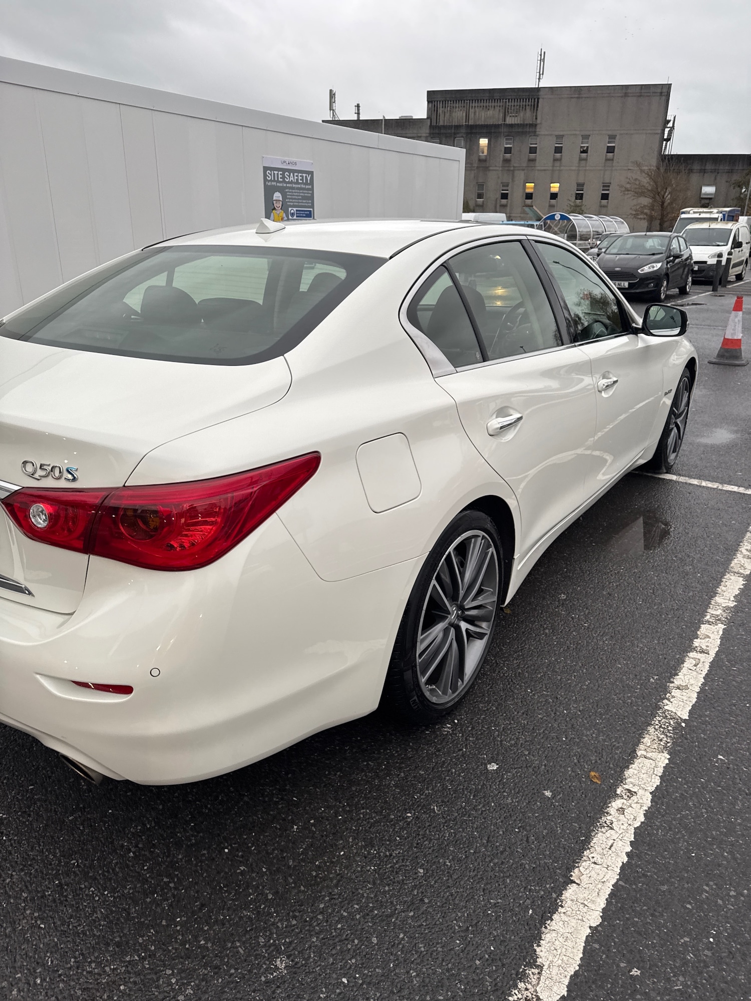 Used Infiniti Q50 2017 for sale - 76479579: Photo 6